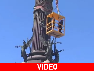 Ανέβηκαν με ασανσέρ, κατέβηκαν με… γερανό