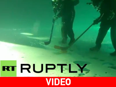 Χόκεϊ στον… βυθό!