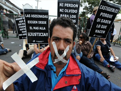 Βροντερό «Όχι» στις δολοφονίες δημοσιογράφων