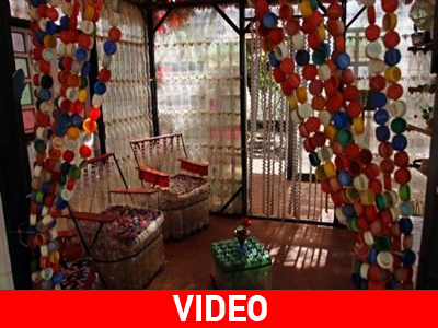 Έχτισε το σπίτι του… πλαστικό-πλαστικό!