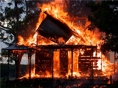 Κατερίνη: Στις φλόγες ορεινός ξενώνας