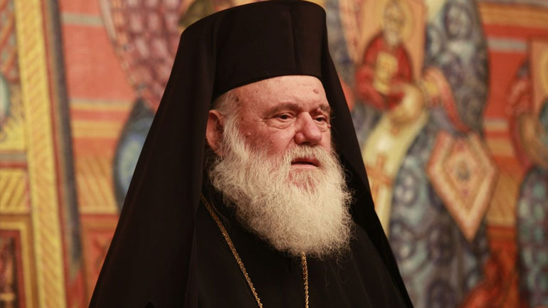 Ιερώνυμος: Χτυπούν την ελληνική κοινωνία μέσω των Θρησκευτικών