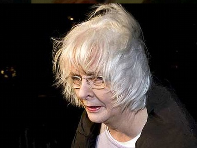 Τη«γλύτωσε» για την ώρα η κυβέρνηση της Ισλανδίας Τη«γλύτωσε» για την ώρα η κυβέρνηση της Ισλανδίας