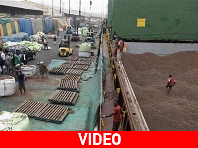 Ξανάρχισαν οι εξαγωγές κακάο στην Ακτή Ελεφαντοστού