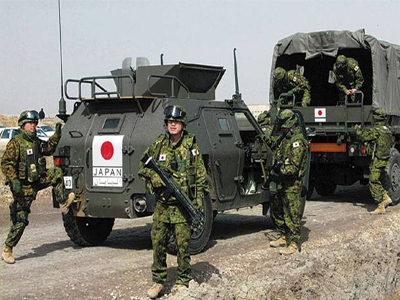 Ιάπωνες αξιωματούχοι σε διαφιλονικούμενα νησιά Ιάπωνες αξιωματούχοι σε διαφιλονικούμενα νησιά