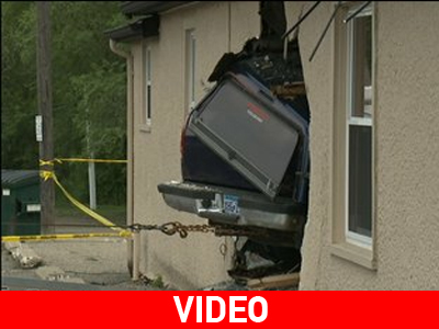 Τζιπ «μπουκάρει» σε μπαρ