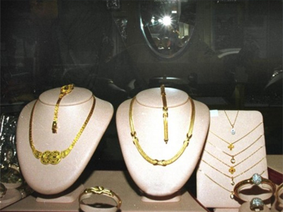 Ληστεία σε κοσμηματοπωλείο στον Χολαργό