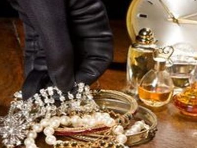 «Άρπαξαν» χρυσαφικά στη Ρόδο