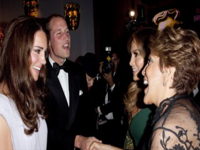 Χώρισε και πήγε σε…δεξίωση