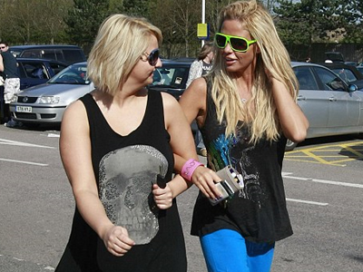 Για ψώνια με την αδερφή της