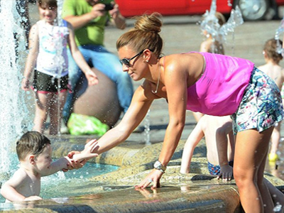 Βουτιές στο συντριβάνι!