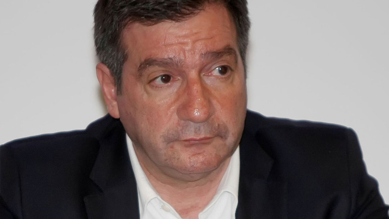 Γ. Καμίνης: «Οι μετανάστες να φιλοξενούνται σε εγκαταλελειμμένα στρατόπεδα»