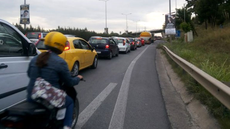 Θεσσαλονίκη: Καραμπόλα με 4 Ι.Χ. στην Περιφερειακή Οδό