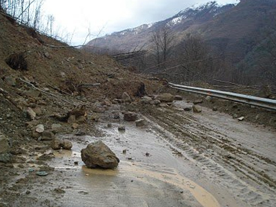 Κλειστός παραμένει ο επαρχιακός δρόμος Κορώνου-Σκαδού
