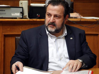 «Καμία σύνδεση ασφαλιστικών εισφορών-παροχών υγείας»