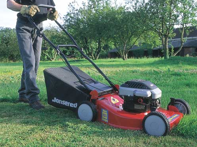 «Μπούκαρε» σε αποθήκη και έκλεψε εργαλεία και βενζίνη