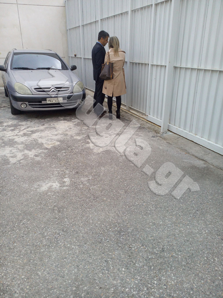 Ο Στάθης Μπούκουρας με τη δικηγόρο του