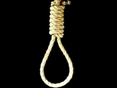 Βρέθηκε κρεμασμένος σε δέντρο