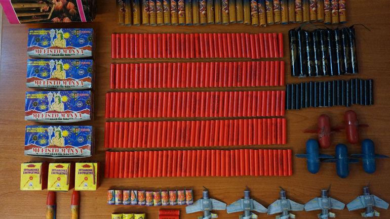 Κρήτη: Αστυνομικοί «απέσυραν» χιλιάδες δυναμιτάκια πριν… καταναλωθούν