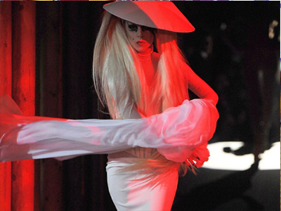 Και μοντέλο η Lady Gaga!