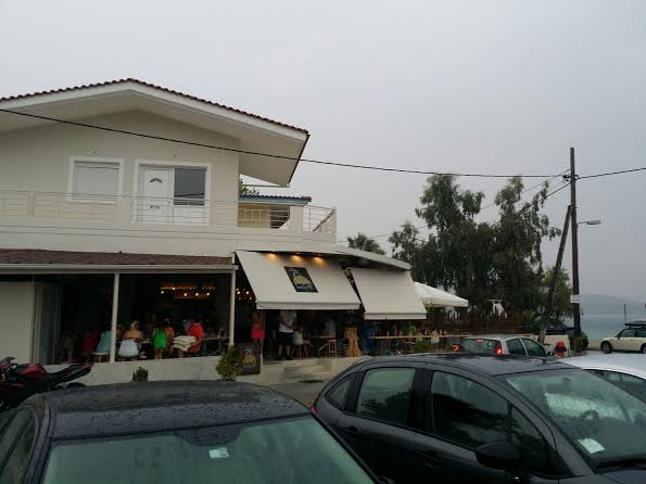 Γλύφα: Όπου φύγει φύγει οι λουόμενοι