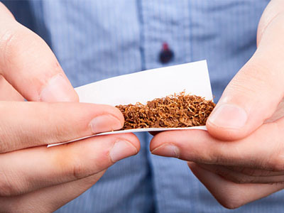 Χειροπέδες σε 44χρονο για 2,5 κιλά λαθραίου καπνού