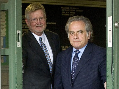 Διαμαρτυρήθηκαν για τις «εικόνες με τις χειροπέδες»