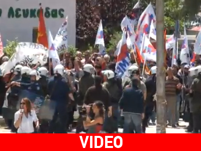 Μικροεπεισόδια στην επίσκεψη Γιώργου Παπανδρέου στη Λευκάδα Μικροεπεισόδια στην επίσκεψη Γιώργου Παπανδρέου στη Λευκάδα