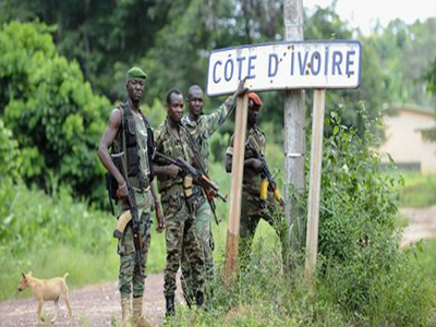 Λιβερία: «Παιδομάζωμα» για επιθέσεις σε διασυνοριακές περιοχές Λιβερία: «Παιδομάζωμα» για επιθέσεις σε διασυνοριακές περιοχές