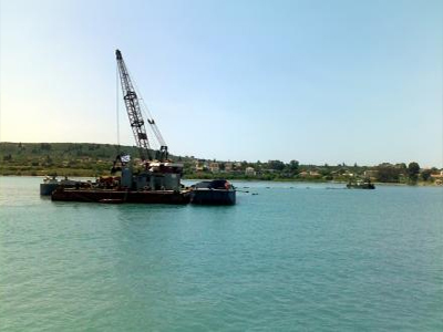 Τραυματισμός εργάτη στο λιμάνι της Κυλλήνης