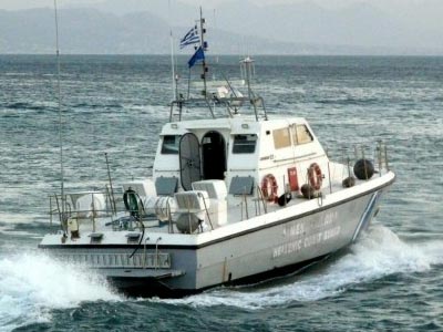 Ακυβέρνητο ιστιοφόρο στη Μύκονο