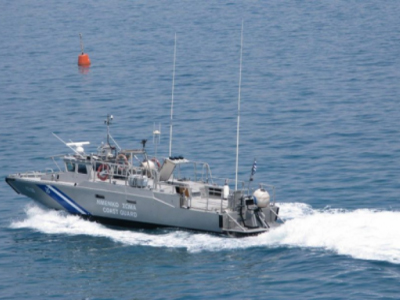 Ακυβέρνητο σκάφος στα ανοικτά των Σπετσών