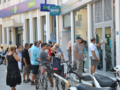 Το αδιαχώρητο στις τράπεζες της Μύρινας