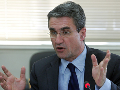 Ανοικτός σε προτάσεις για τις μεταμοσχεύσεις