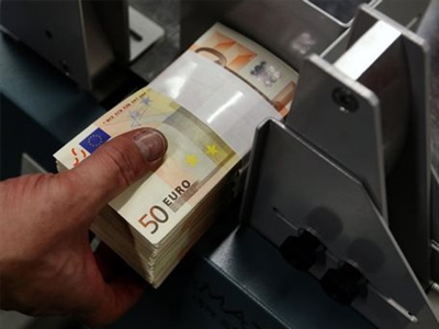 Θηλιά στον λαιμό για τις μικρομεσαίες επιχειρήσεις τα κόκκινα δάνεια