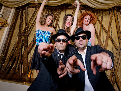 «3 la louna kai 2 xo! revoun?»