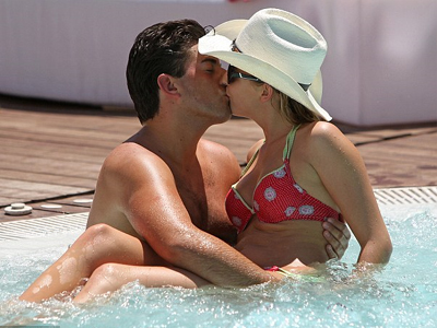 Στην πισίνα δυο-δυο