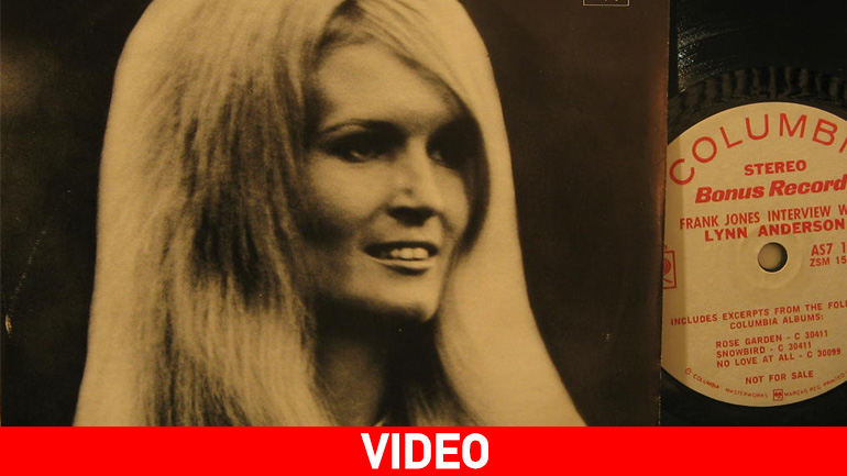 Έφυγε η τραγουδίστρια Λυν Άντερσον