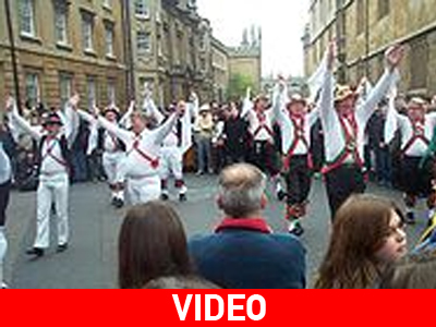 Βρετανία: Τη γλύτωσε η 1η Μάη