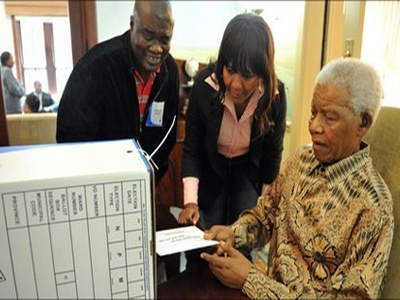 Ψήφισε ο Μαντέλα