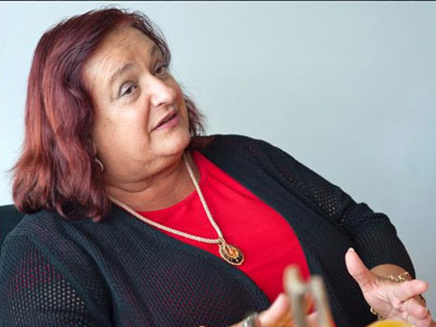 Με τα μάτια στραμμένα στη Μαριέττα Γιαννάκου