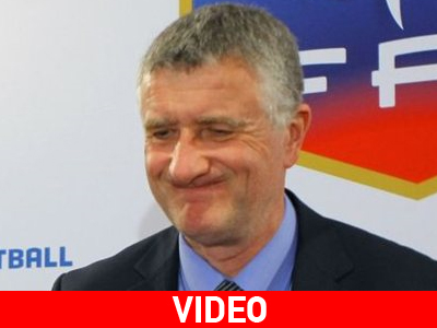 Σε διαθεσιμότητα για το «ρατσιστικό» σκάνδαλο