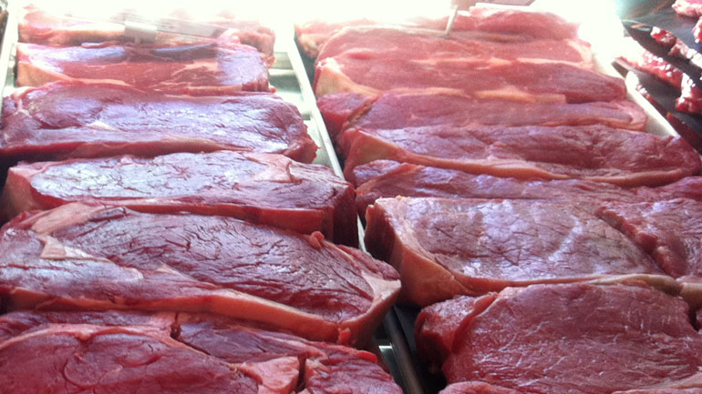 Δέσμευση βοδινού κρέατος στον Πειραιά