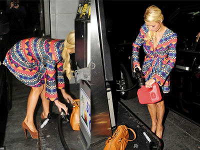 Έβαλε βενζίνη μόνη της!