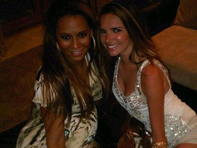 Για bbq με την κολλητή της