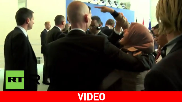 Φυγάδευσαν τη Μέρκελ από τη συνέντευξη Τύπου