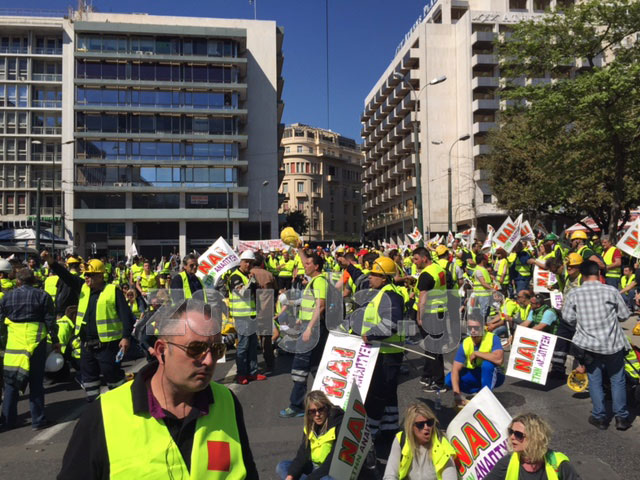 Μεταλλωρύχοι στην πλατεία Συντάγματος