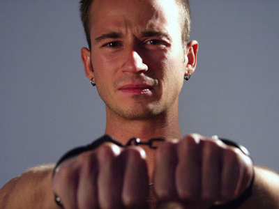 Κρατάει χαμηλά τους τόνους