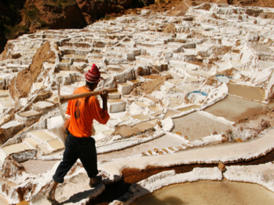 Τα «μάζεψε» η κυβέρνηση του Περού για τα ορυχεία