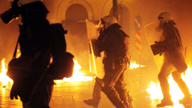 Ένταση τα ξημερώματα στο Πολυτεχνείο